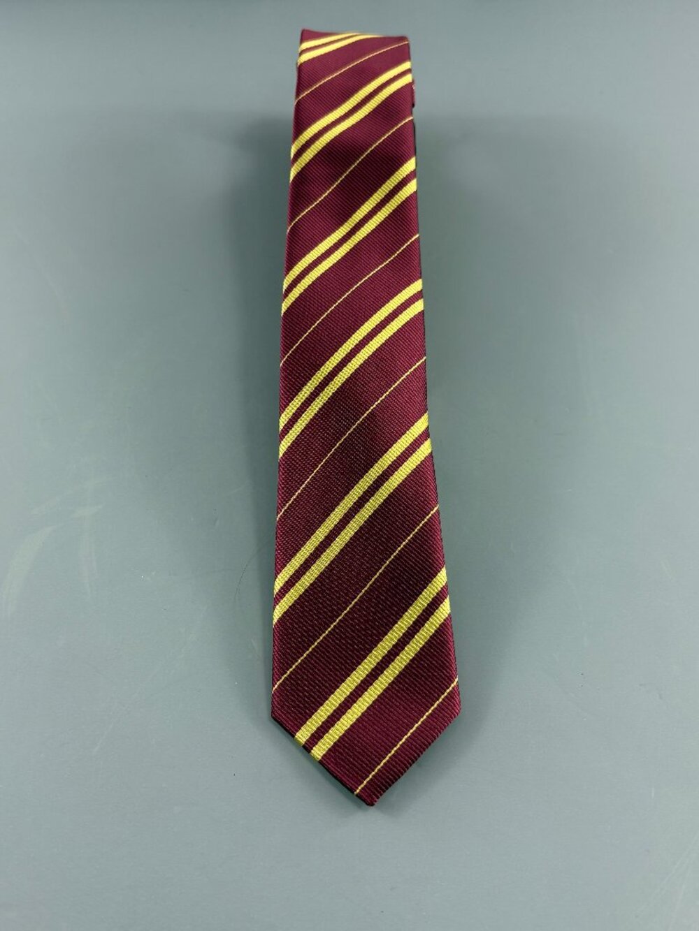 Hot Topic Harry Potter Burgandy / Gold Men's Skinny Tie 2" x 61"